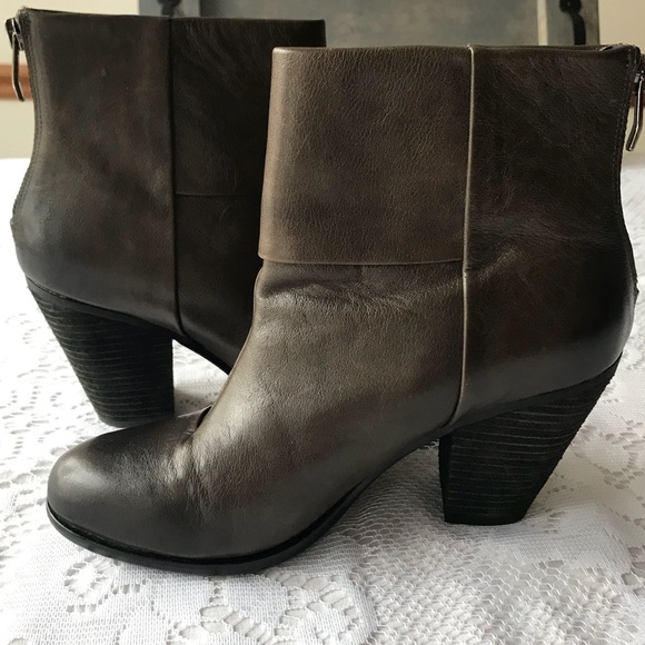 Vince Camuto Shoes - Vince Camuto Women's Hadley Bootie Size 7.5